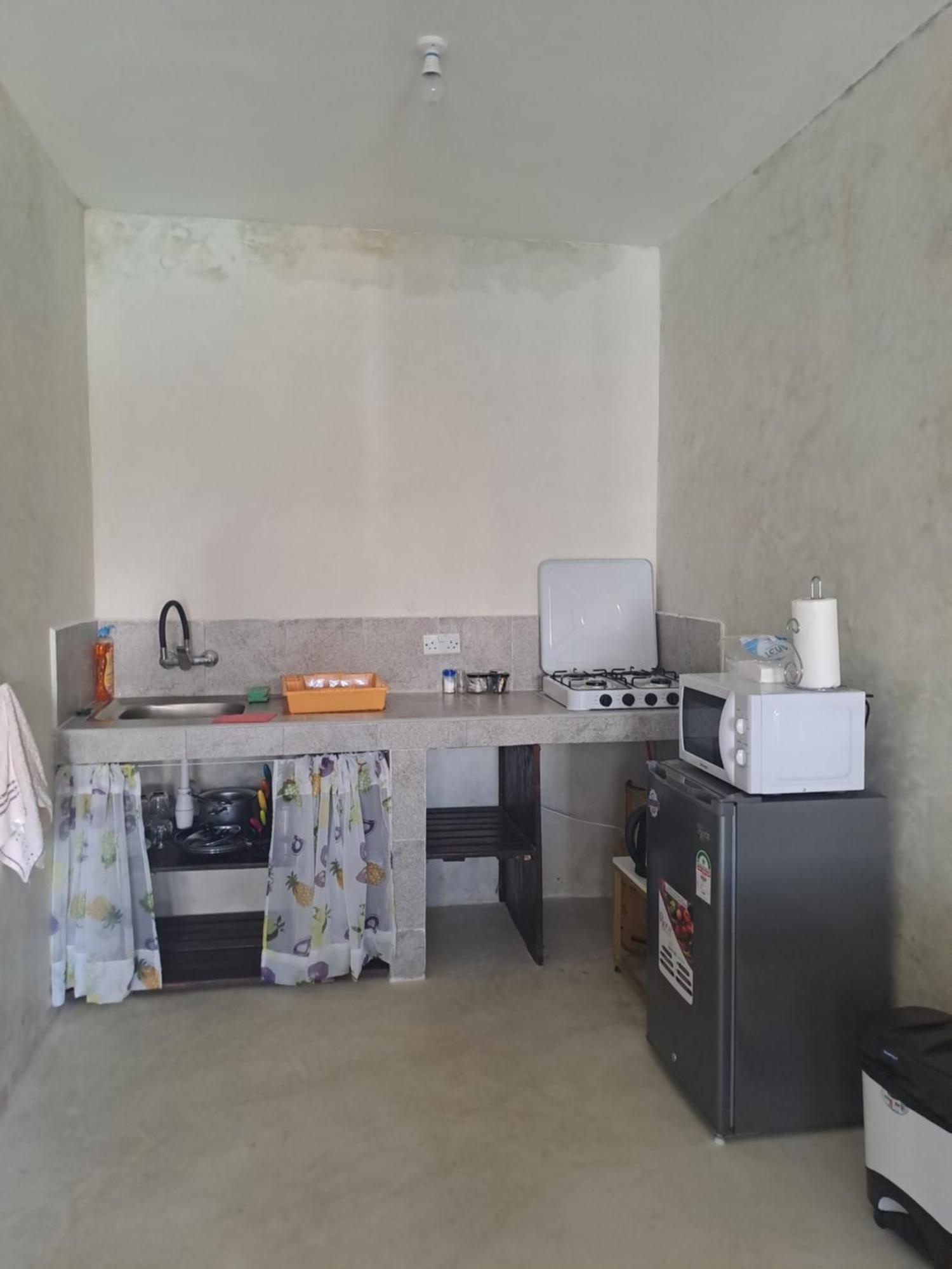Kaleb'S Beachfront Serviced Studio Apartments Malindi Exteriör bild